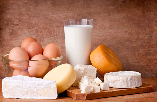Хорошим источником витамина Д являются, например, молочные продукты и яйца (но нужно учитывать, что на них у ребенка тоже может быть аллергия).